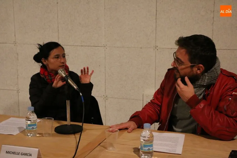 Michelle Gracia con el presentador de la jornada, Juan Daniel / Foto: Nuria Martín