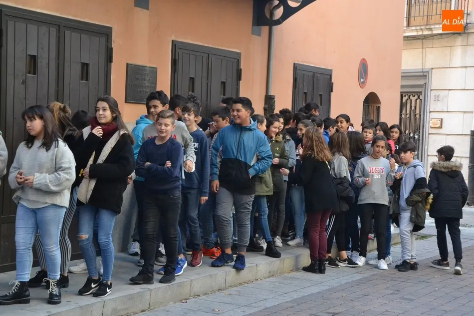 Foto 7 - Alumnos de Lumbrales se suman a los mirobrigenses en las sesiones del FICEE  