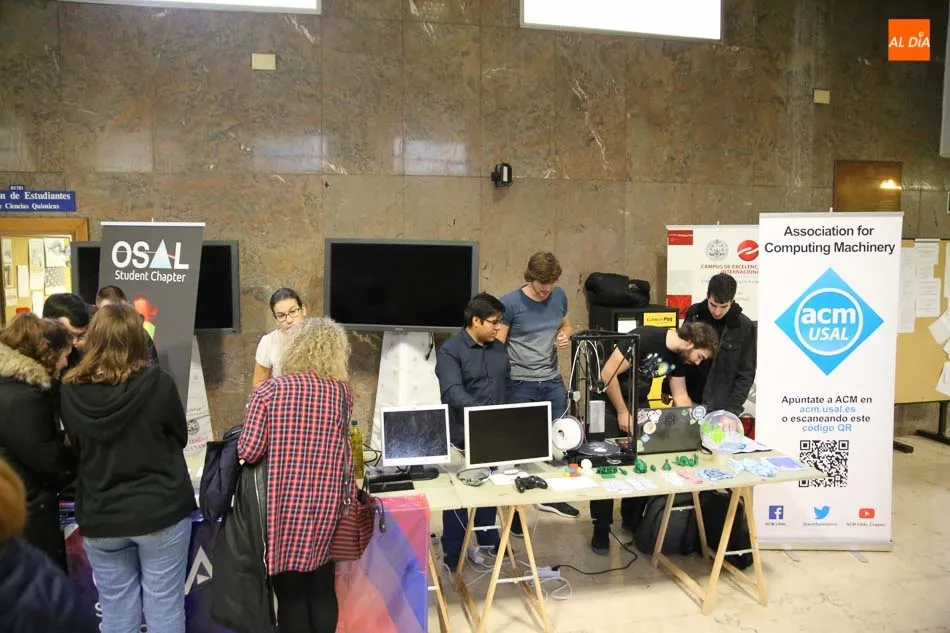 Foto 3 - Once delegaciones de estudiantes y asociaciones muestran su trabajo en la I Feria de San Alberto