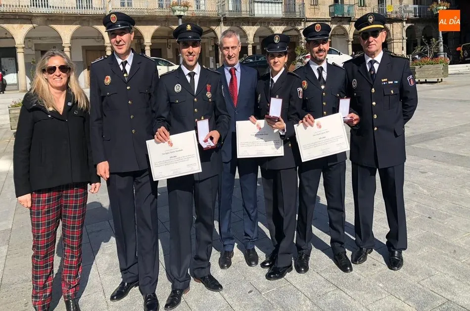Foto 2 - Aurora Bull&oacute;n, Rub&eacute;n Herrero y David Garc&iacute;a reciben la Medalla de Plata al m&eacute;rito de la...