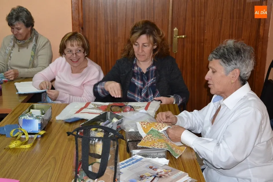 Foto 6 - El taller de patchwork de Amanecer re&uacute;ne este curso a cerca de 20 mujeres  