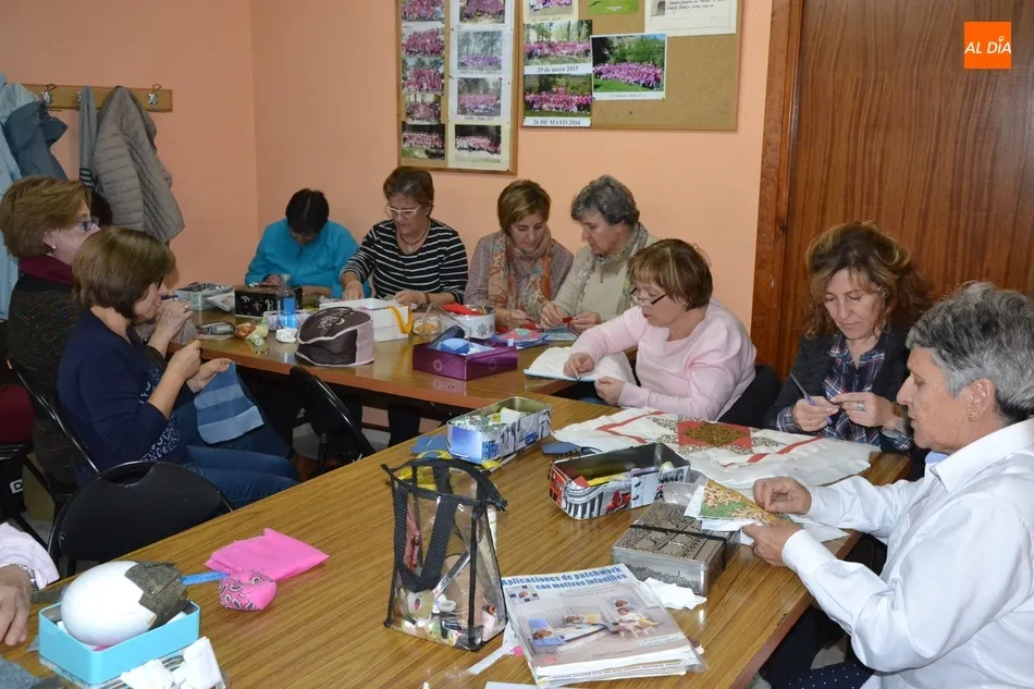 Foto 2 - El taller de patchwork de Amanecer re&uacute;ne este curso a cerca de 20 mujeres  