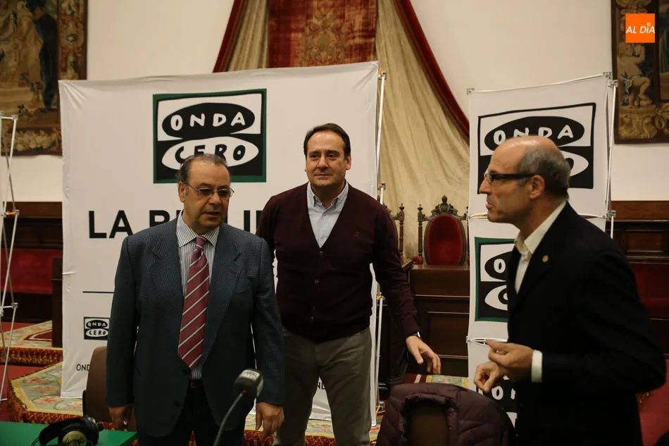 Foto 9 - Juan Ram&oacute;n Lucas emite &lsquo;La Br&uacute;jula&rsquo; en el Paraninfo  