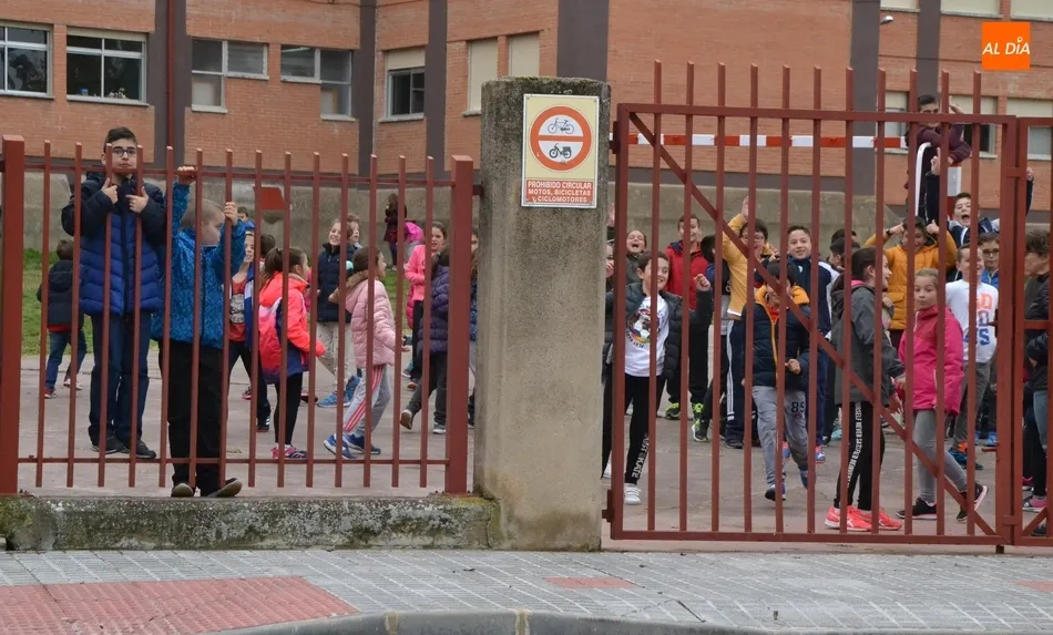Foto 2 - Eh, s&aacute;canos una foto: Un recreo con entretenimiento adicional  
