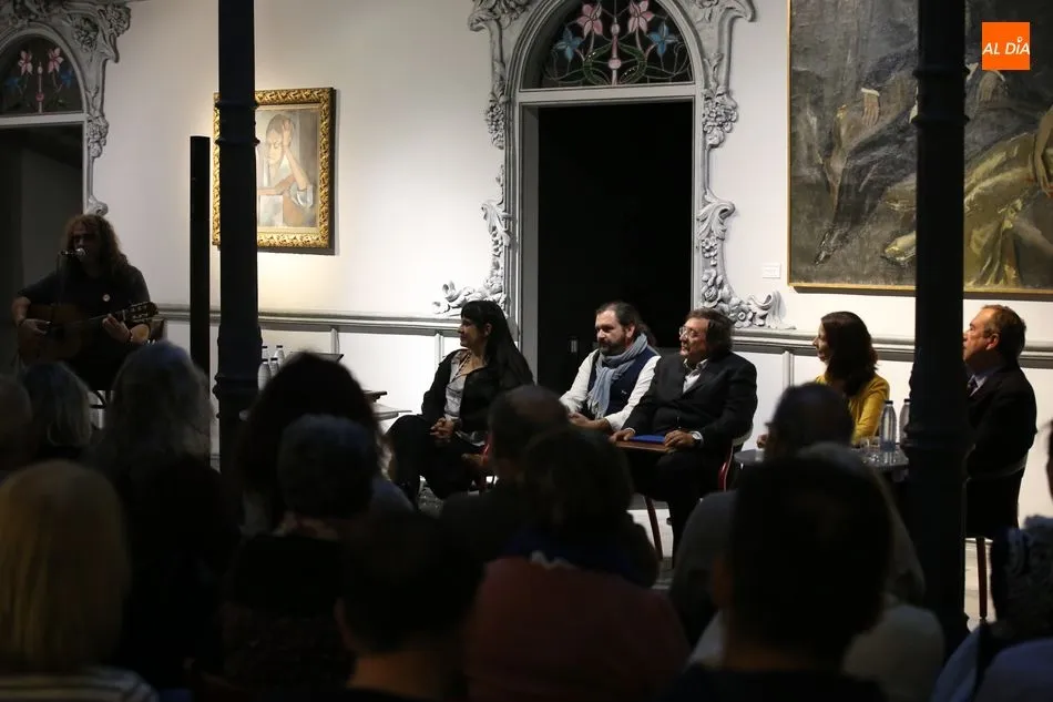 Foto 6 - Ra&uacute;l de Tapia&nbsp;y&nbsp;Joaqu&iacute;n Ara&uacute;jo funden la poes&iacute;a y la bot&aacute;nica en la Casa Lis  