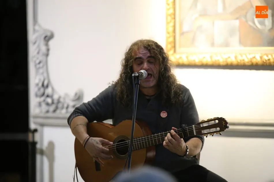 Foto 4 - Ra&uacute;l de Tapia&nbsp;y&nbsp;Joaqu&iacute;n Ara&uacute;jo funden la poes&iacute;a y la bot&aacute;nica en la Casa Lis  