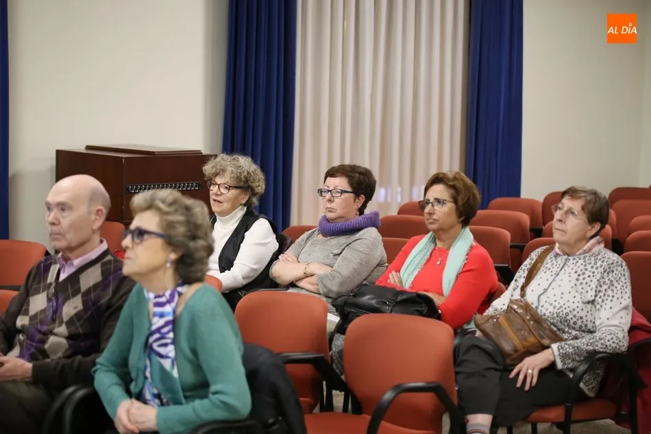 Foto 2 - Mar&iacute;a L&oacute;pez&nbsp;redescubre la historia de la primera catedr&aacute;tica de la USAL  
