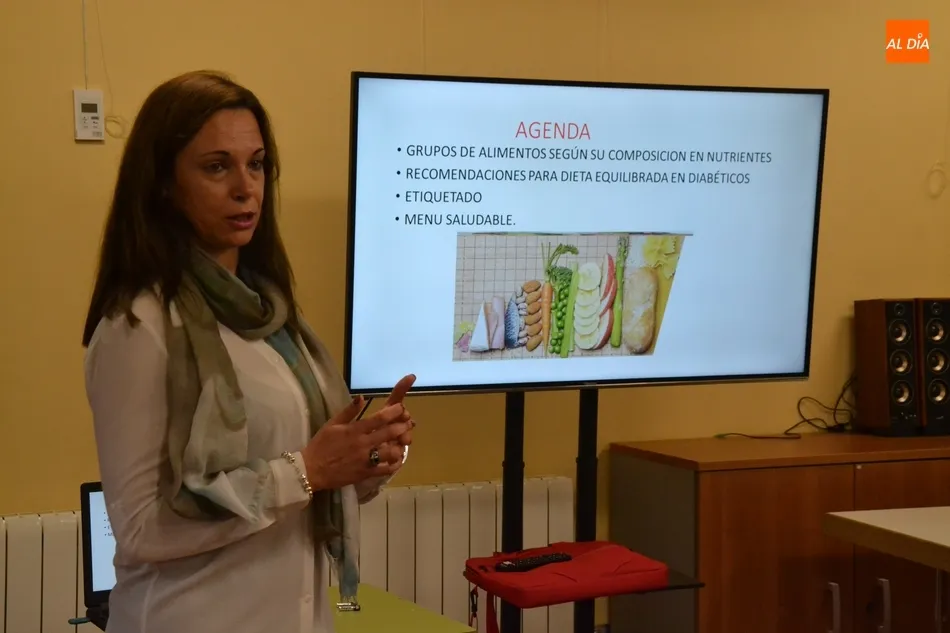 Foto 2 - Bego&ntilde;a Moro repasa las claves en materia de alimentaci&oacute;n para los diab&eacute;ticos  