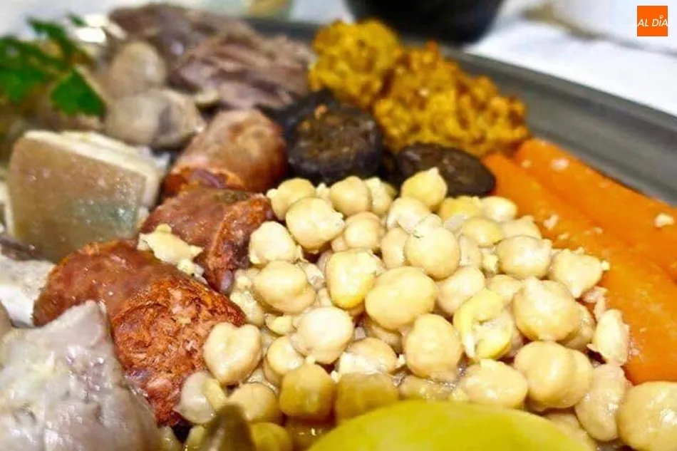 Foto 3 - El Complejo Hostelero El Quijote muestra la cocina m&aacute;s tradicional con un gran Cocido Salmantino  