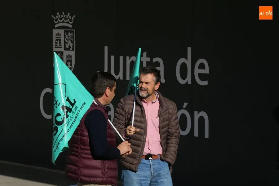 Foto 5 - Casi un 54% de los profesionales sanitarios no asistenciales secunda la huelga con unos servicios...