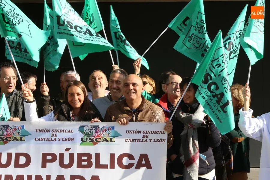 Foto 3 - Casi un 54% de los profesionales sanitarios no asistenciales secunda la huelga con unos servicios...