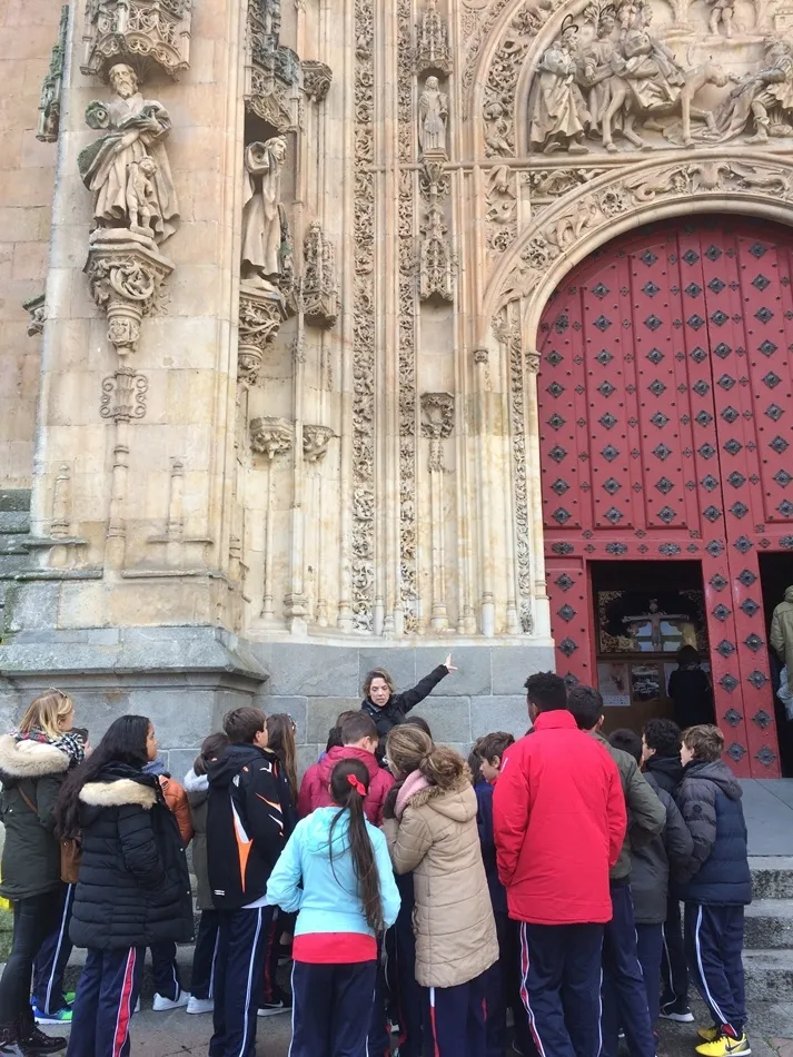 Foto 8 - Alumnos del colegio Padres Trinitarios disfrutan una visita guiada en ingl&eacute;s por el casco...