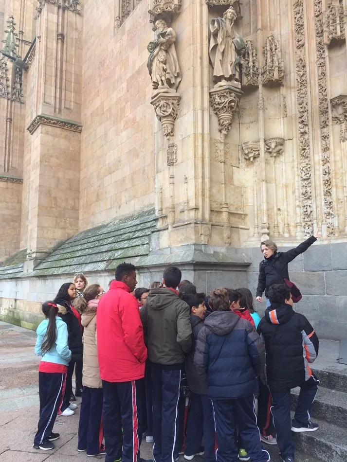 Foto 6 - Alumnos del colegio Padres Trinitarios disfrutan una visita guiada en ingl&eacute;s por el casco...