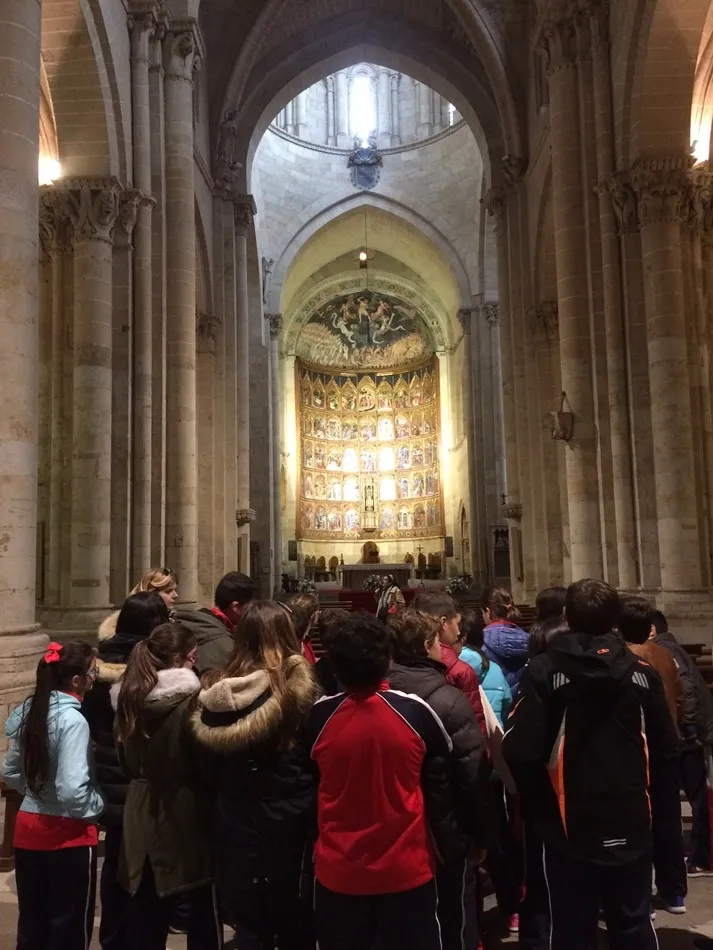 Foto 4 - Alumnos del colegio Padres Trinitarios disfrutan una visita guiada en ingl&eacute;s por el casco...