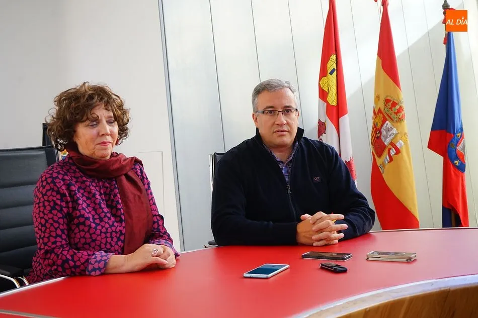 Foto 4 - Encarnaci&oacute;n P&eacute;rez visita Guijuelo para tratar sobre futuros proyectos municipales y...