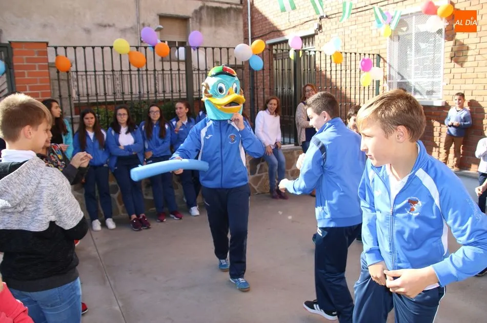 Foto 10 - El colegio Santa Isabel celebra la fiesta de su patrona