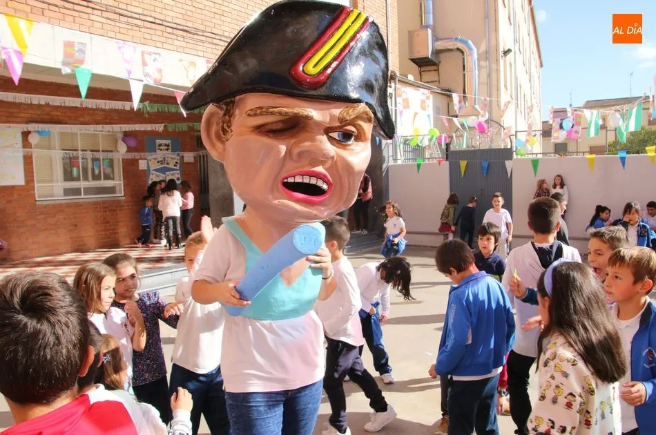 Foto 7 - El colegio Santa Isabel celebra la fiesta de su patrona