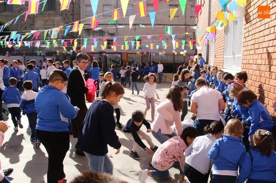 Foto 3 - El colegio Santa Isabel celebra la fiesta de su patrona