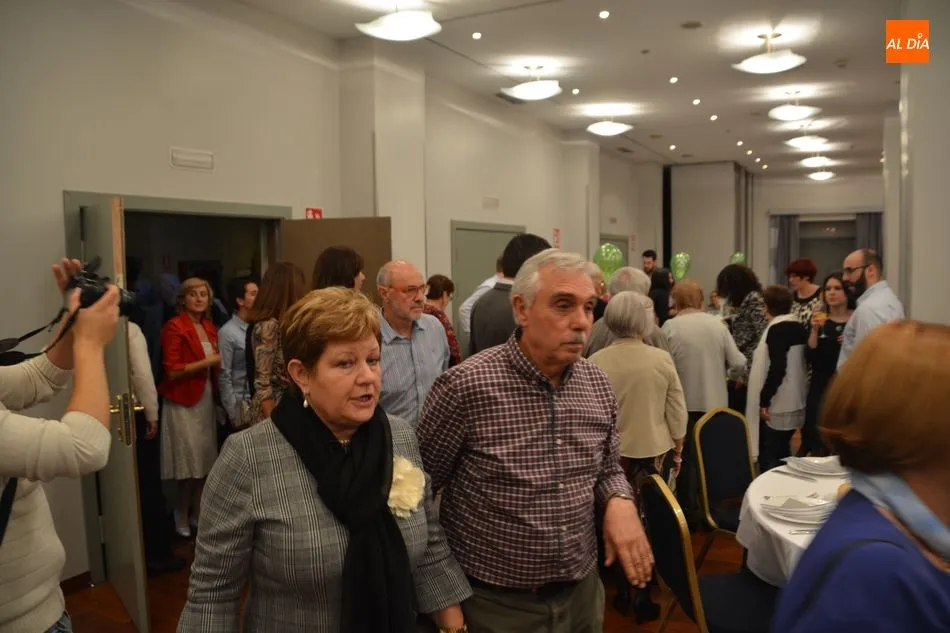 Foto 9 - La Asociaci&oacute;n de Familiares de Alzheimer de Salamanca celebra su cena ben&eacute;fica marcada por el 30...