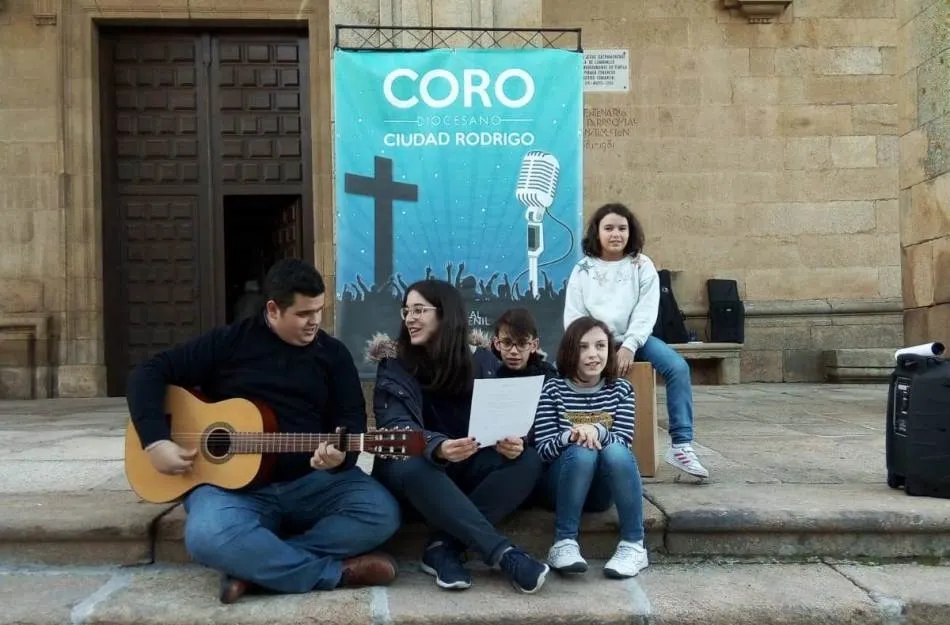 Foto 5 - La Pastoral Juvenil recorre los pueblos en busca de interesados en participar en un coro  