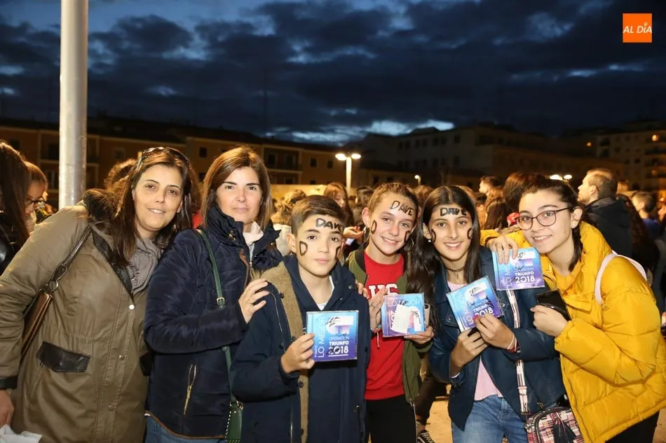 Foto 10 - Carlos Right, Damion y Dave deleitan a sus fans en Salamanca gracias a El Corte Ingl&eacute;s