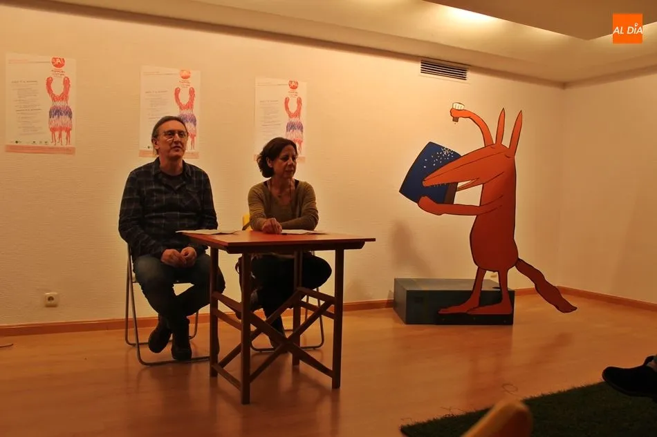 Foto 2 - &lsquo;Un libro da mucho juego&rsquo; con la nueva Asociaci&oacute;n La Sal