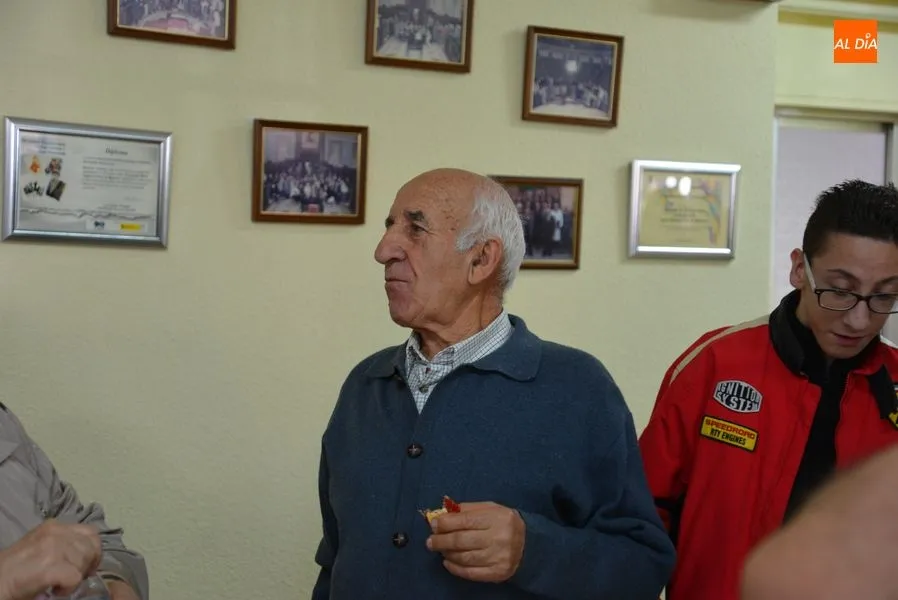 Foto 8 - Los mayores de Pizarrales cierran su Semana Sociocultural con&nbsp;una eucarist&iacute;a y un vino de honor  