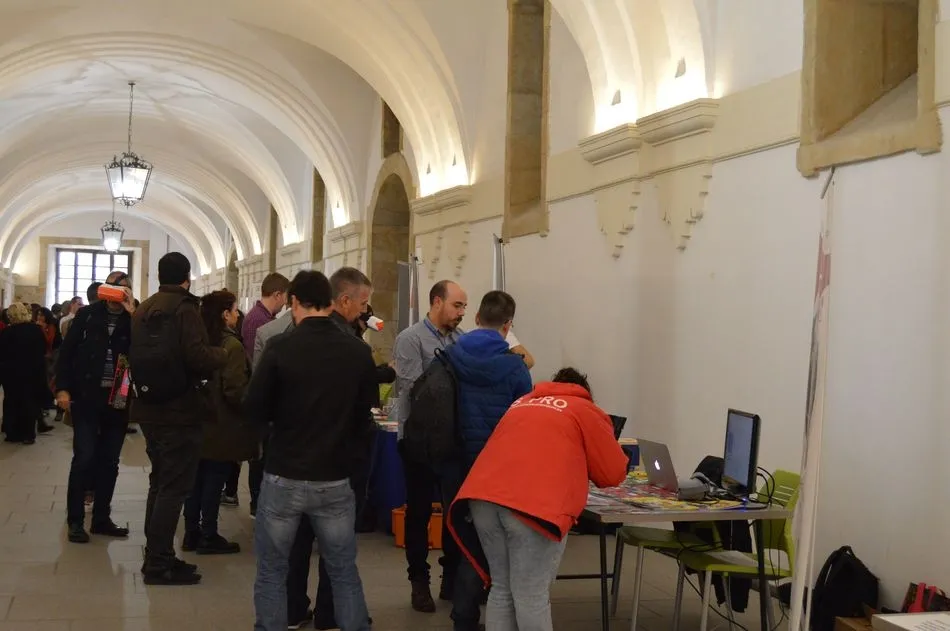 Foto 8 - La Pontificia analiza la realidad virtual y aumentada aplicadas a la educaci&oacute;n y a la formaci&oacute;n  