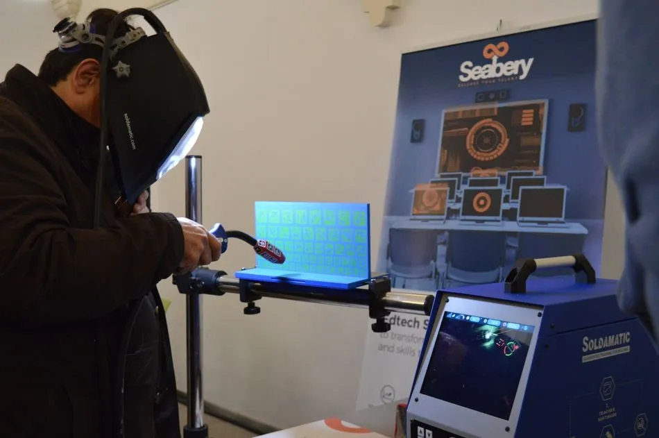 Foto 5 - La Pontificia analiza la realidad virtual y aumentada aplicadas a la educaci&oacute;n y a la formaci&oacute;n  