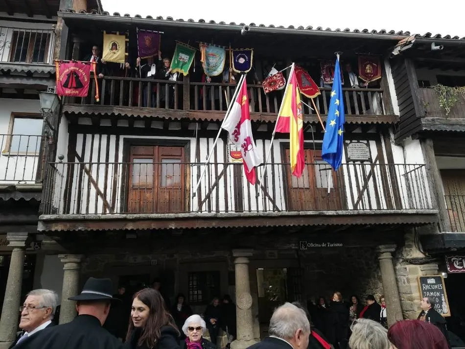 Foto 2 - Los Amigos de la Capa de Ciudad Rodrigo participan en el XX Encuentro Nacional de Capistas  