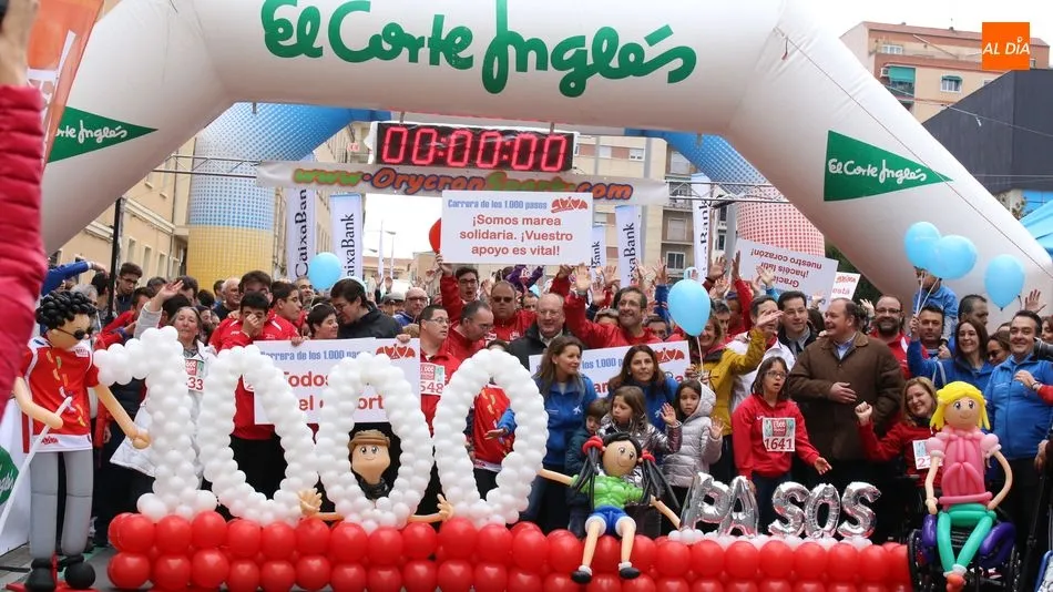 Salida de la prueba no competitiva desde la Plaza de la Concordia. Foto: Alberto Martín