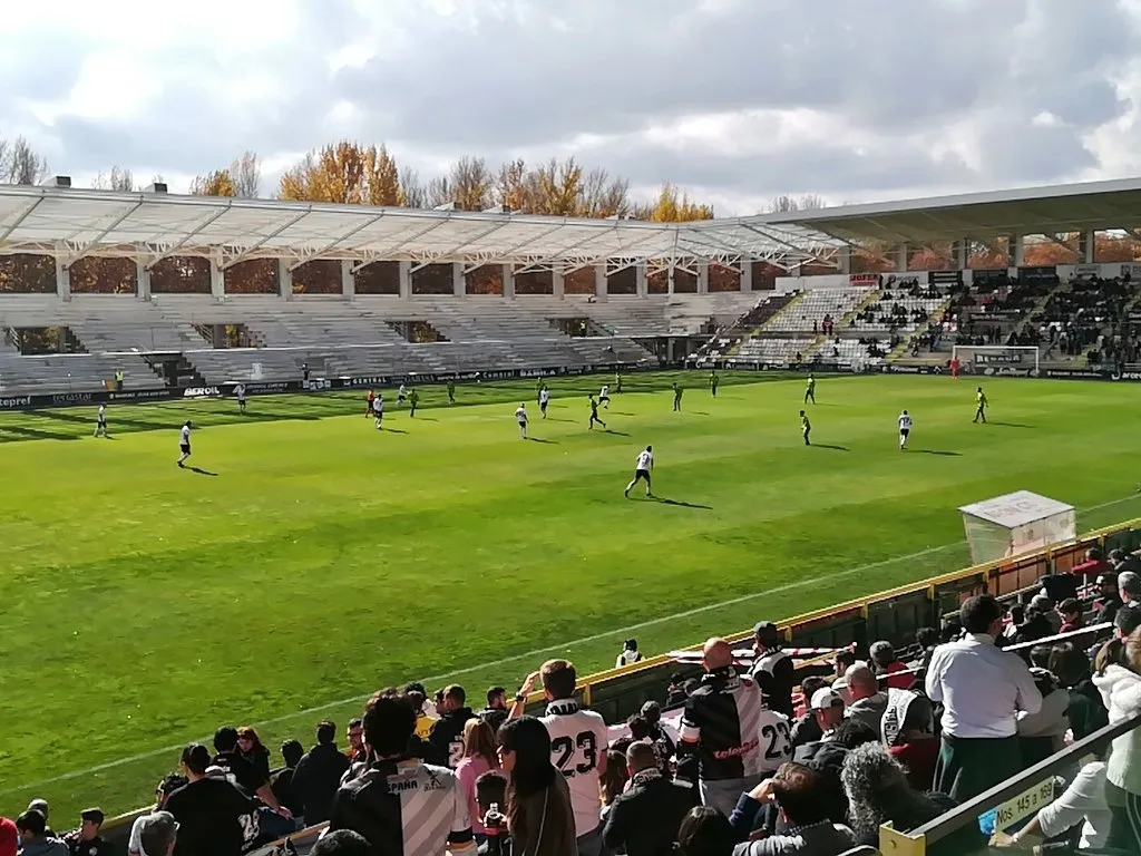 Foto 2 - Unionistas sigue imparable y consigue derrotar al Burgos (0-1)