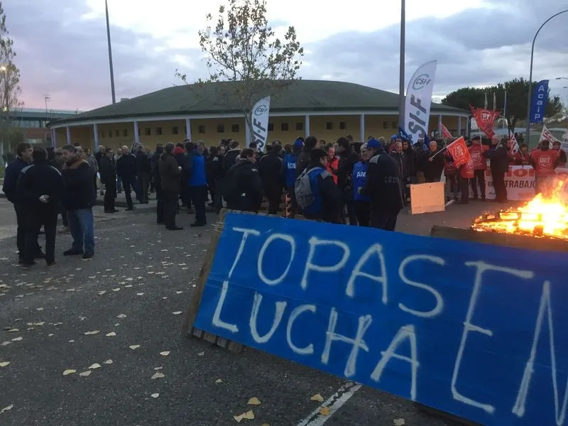 Foto 3 - Los funcionarios de Topas viven una jornada de huelga conflictiva&nbsp;  