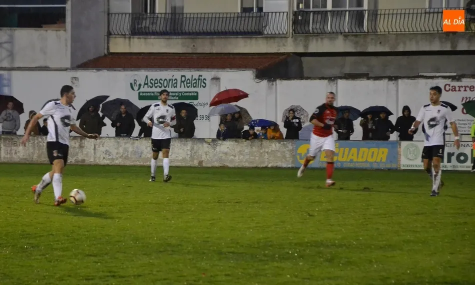 Foto 3 - El B&eacute;jar asalta el Francisco Mateos 10 a&ntilde;os despu&eacute;s en un derby de sabor a&ntilde;ejo con barro y...