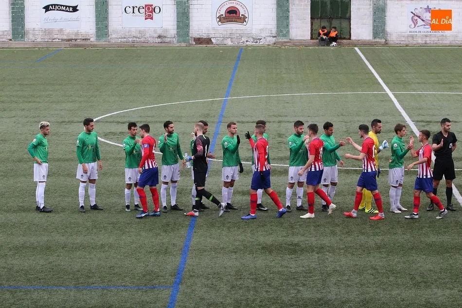 Foto 5 - El CD Guijuelo vence con lo puesto al Atl&eacute;tico B (1-0)