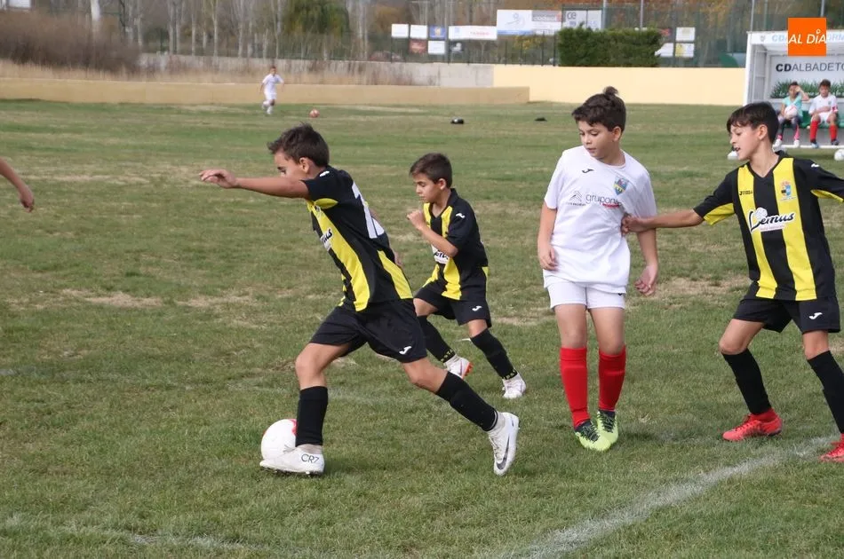 Foto 8 - La jornada se salda con cinco victorias, dos empates y una derrota para el Alba de Tormes CF