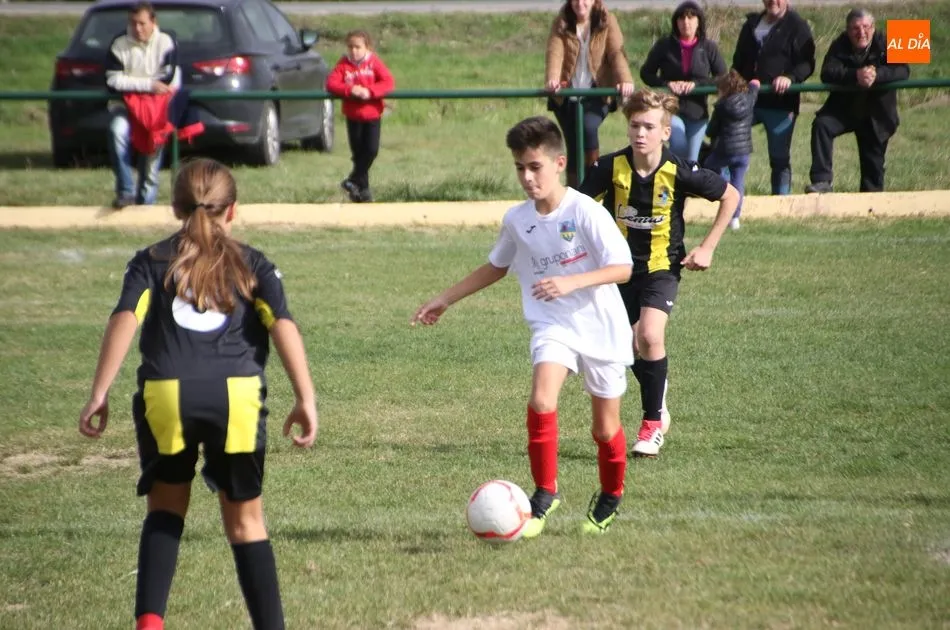 Foto 3 - La jornada se salda con cinco victorias, dos empates y una derrota para el Alba de Tormes CF