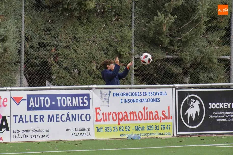 Foto 8 - El B&eacute;jar se lleva el derbi ante el Ciudad Rodrigo, el Ribert golea y el Hergar Camelot cae...