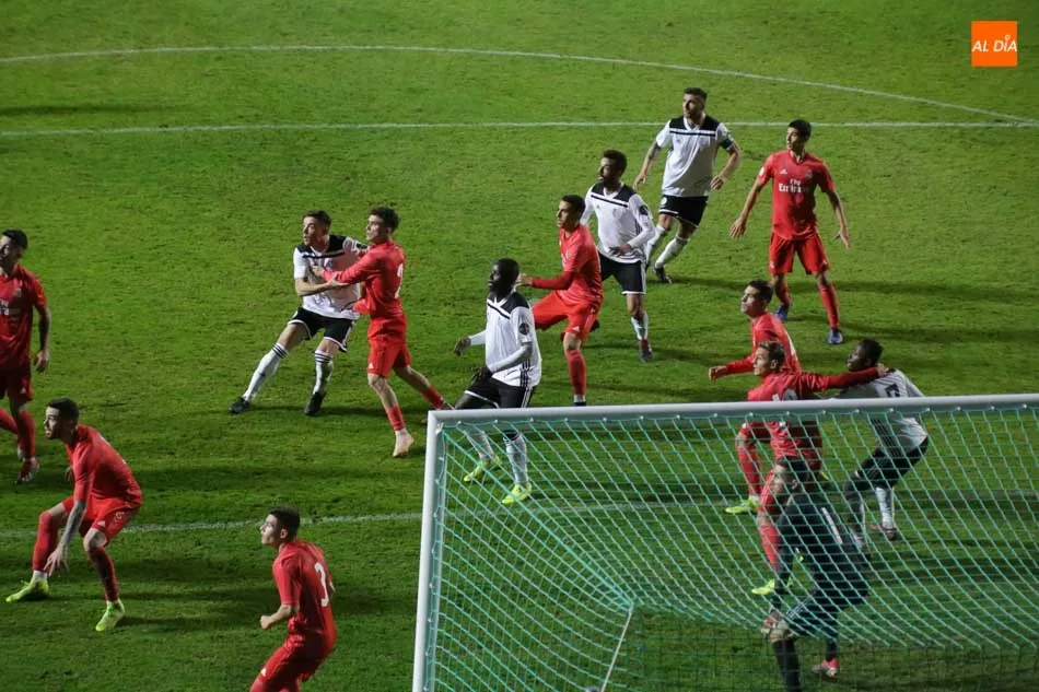 Foto 10 - El Salamanca UDS tira de &eacute;pica para empatar con el Castilla en el tiempo de descuento (3-3)