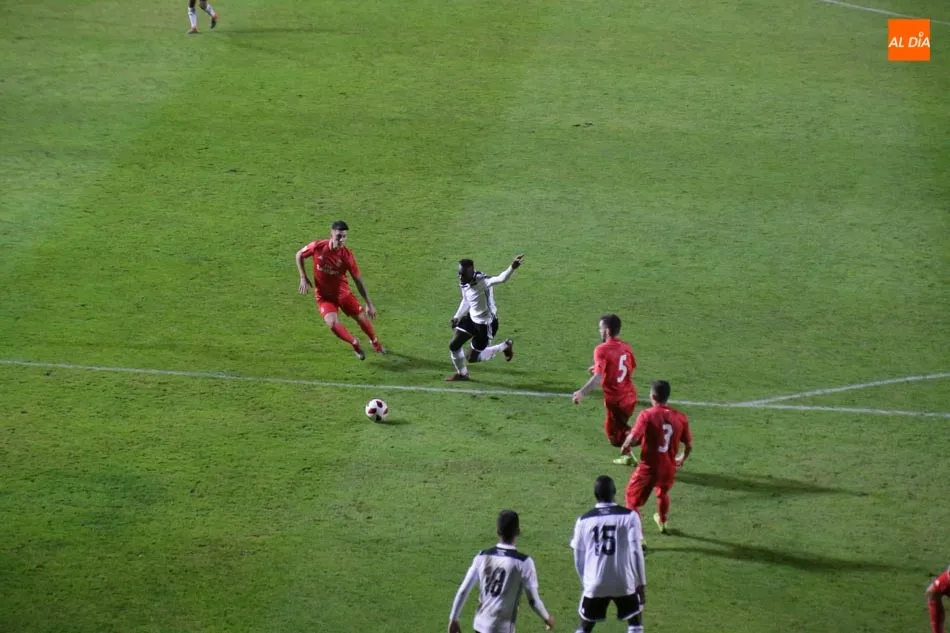 Foto 8 - El Salamanca UDS tira de &eacute;pica para empatar con el Castilla en el tiempo de descuento (3-3)