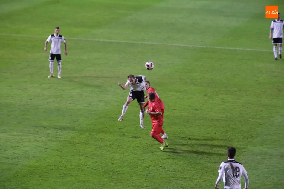 Foto 3 - El Salamanca UDS tira de &eacute;pica para empatar con el Castilla en el tiempo de descuento (3-3)