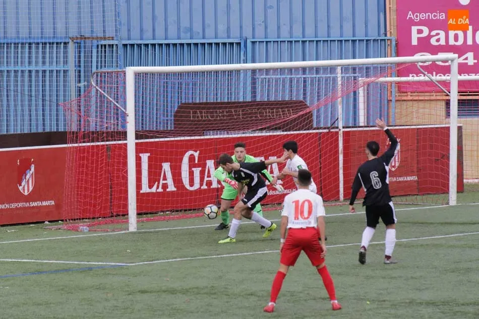 Foto 11 - El Santa Marta de Liga Nacional Juvenil empata (0-0) en el Alfonso San Casto ante el F&uacute;tbol Pe&ntilde;a