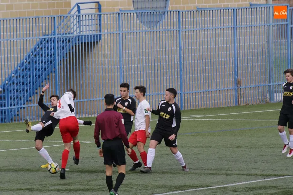 Foto 6 - El Santa Marta de Liga Nacional Juvenil empata (0-0) en el Alfonso San Casto ante el F&uacute;tbol Pe&ntilde;a