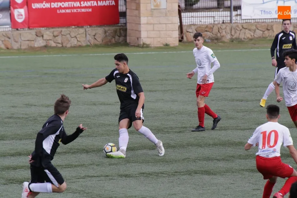 Foto 5 - El Santa Marta de Liga Nacional Juvenil empata (0-0) en el Alfonso San Casto ante el F&uacute;tbol Pe&ntilde;a