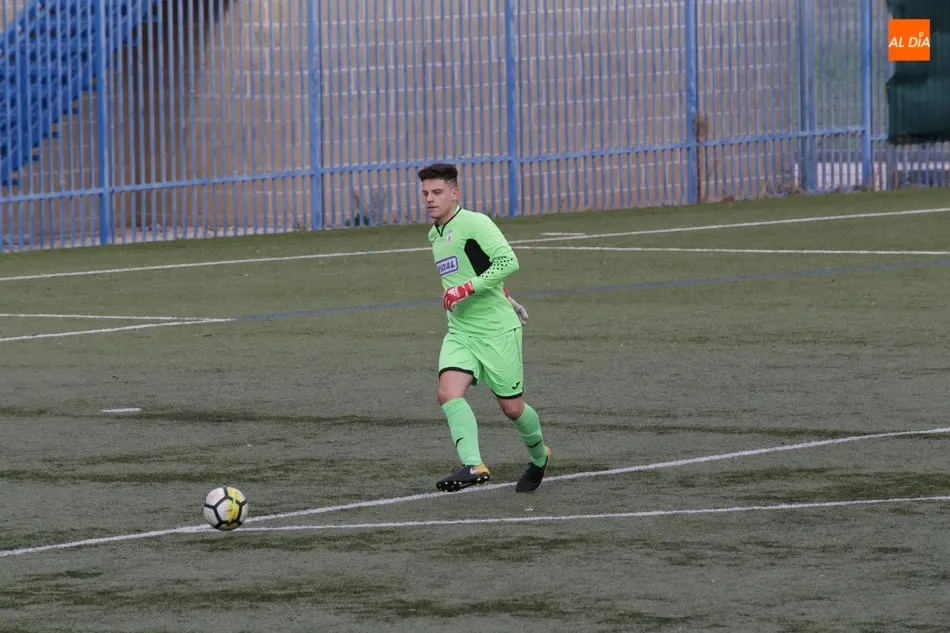 Foto 3 - El Santa Marta de Liga Nacional Juvenil empata (0-0) en el Alfonso San Casto ante el F&uacute;tbol Pe&ntilde;a