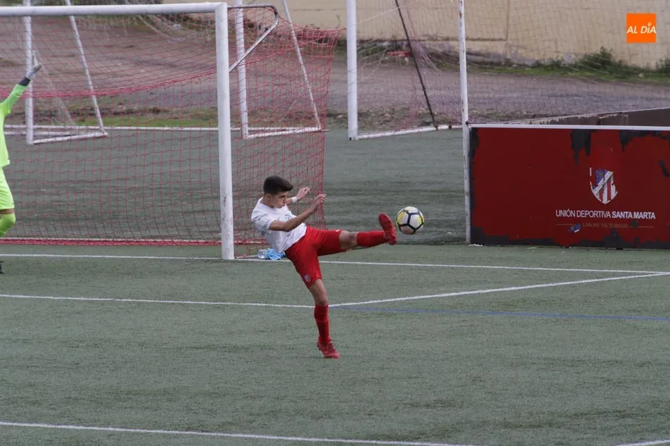 Foto 2 - El Santa Marta de Liga Nacional Juvenil empata (0-0) en el Alfonso San Casto ante el F&uacute;tbol Pe&ntilde;a