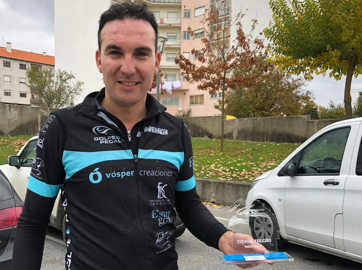 Foto 2 - Miguel Barrientos y David Mart&iacute;n Lorca finalizan en el top-10 la BTT Maratona de Pinhel  