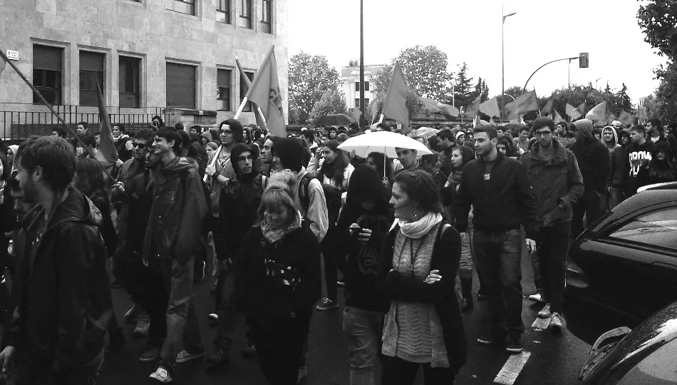 Una de las últimas reivindicaciones universitarias de estos años, no de 1987 (Manifestación del 24 de octubre de 2013)