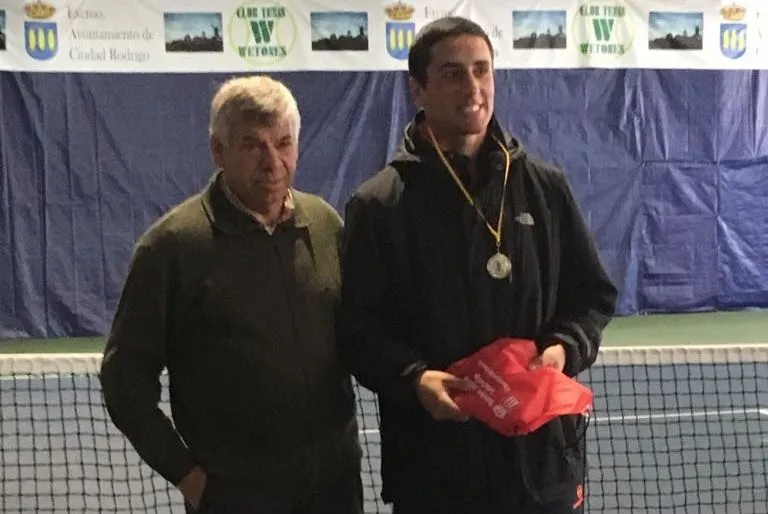 Foto 7 - David Redondo gana a su hermano Sergio en la final principal del X Open de Ciudad Rodrigo  