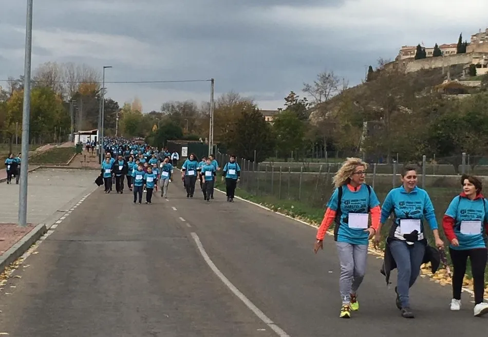 Foto 10 - Unas cuantas im&aacute;genes m&aacute;s de la multitudinaria Carrera y Paseo Saludable por la Diabetes 2018  
